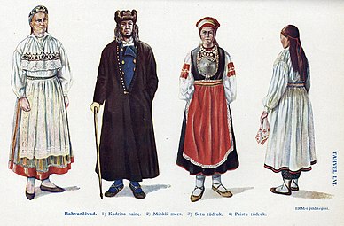 Костюмы юга Эстонии, слева направо: наряд Кадрина, костюм Михкли (о-в Сааремаа), наряд сету, наряд Пайсту (Вильяндимаа)