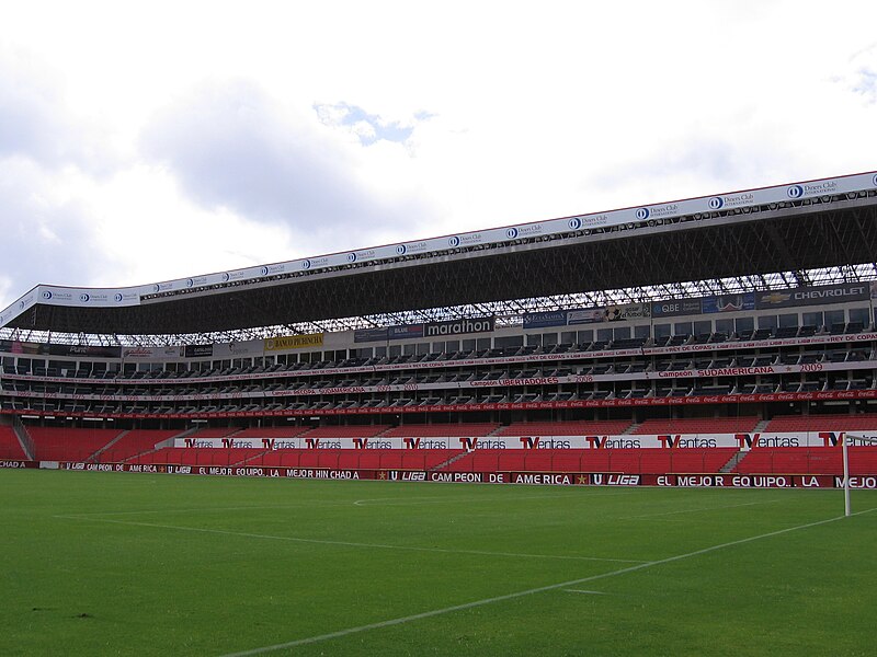 File:Estadio de LDU Tribuna E.jpg