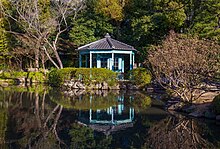 四天王寺本坊庭園極楽の池と四天王寺八角亭