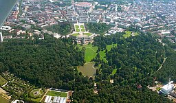 Vy over slottet og den centrale Karlsruhe.