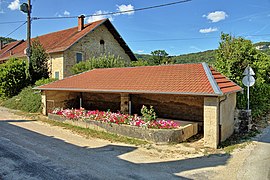 Le lavoir de Maisières.