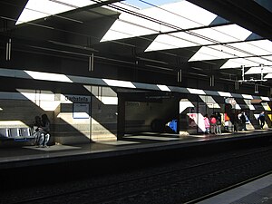 가르바텔라 역의 승강장 모습