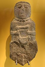 Estatua de bardo de la fortaleza de Paule, datada en la Segunda Edad Hierro (siglo II a. C.)