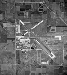 Naval Air Station Olathe supre vido c1944.jpg