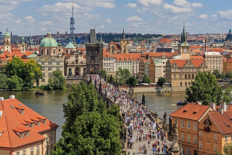 파일:Prague 07-2016 view from Lesser Town Tower of Charles Bridge img3.jpg