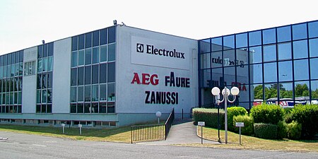 Electrolux-gebouw aan de avenue Félix-Louat, hoofdingang