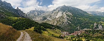 Los Picos de Europa en Astúrias (definicion vertadièra 3 064 × 1 200 *)