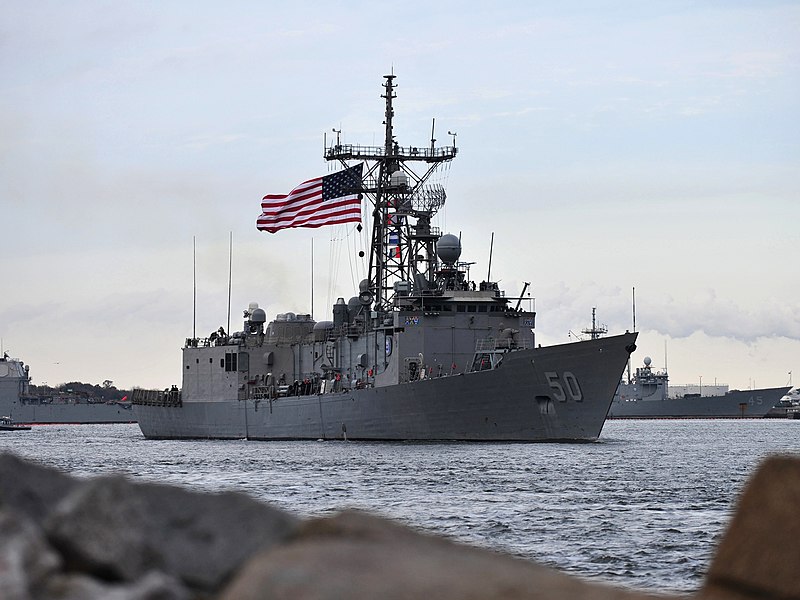 File:USS Taylor (FFG-50) leaving Mayport in January 2014.JPG