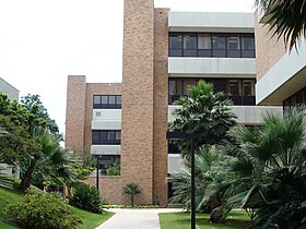 La dentala lernejo en La Universitato de Teksasa Sanscienco-Centro en San Antonio