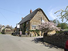 Wykham Arms, Sibford Gower - geograph.org.uk - 168131.jpg