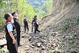 花莲县长徐岚蔚与立法委徐榕蔚视察春日国小及乐合国小