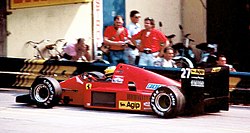 1986年イタリアGPにてミケーレ・アルボレートが ドライブするF186