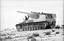 A German late production "Hummel" (Sd.Kfz. 165) 150mm self-propelled artillery vehicle on the Eastern Front, January-February 1944 Bundesarchiv Bild 101I-278-0898-04, Russland, Panzerhaubitze "Hummel".jpg