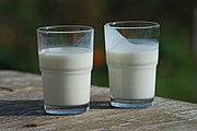180px-Buttermilk-%28right%29-and-Milk-%2