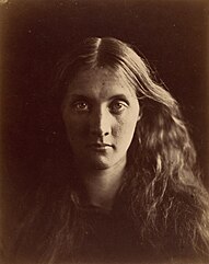 Photo of her mother، جوليا ستيفن 1867