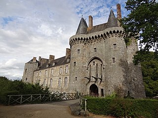 Château de Montmuran (les Iffs) dans Bretagne 320px-Chateau-de-montmuran