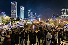 Demonstranten blockieren die Ayalon-Autobahn in Tel Aviv, 26. März 2023