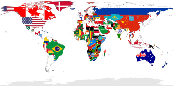 Ekvidistantní válcová projekce Země s vlajkami v hranicích členských států Organizace spojených národů