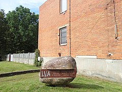 Akmuo prie LVA mokymų centro