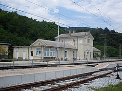 Gornje Ležeče, željeznička stanica
