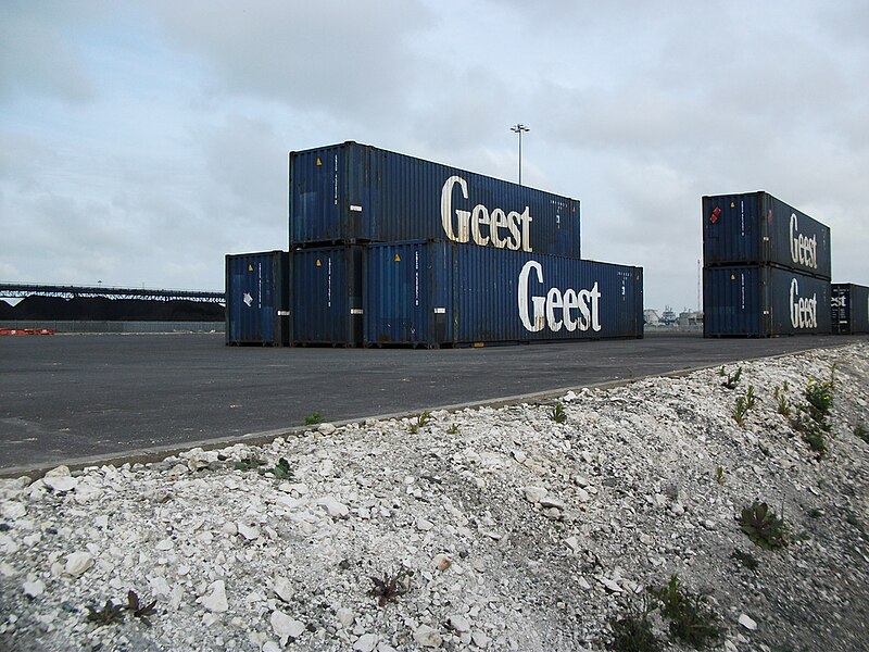 File:ISO containers, Kingston upon Hull.jpg