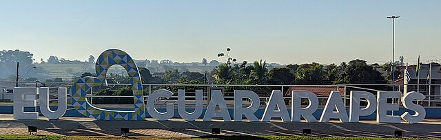 Letreiro "Eu Amo Guararapes"