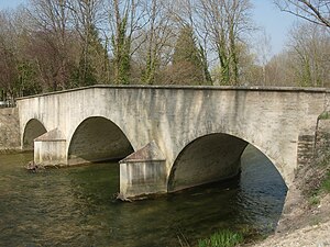 Le pont romain de Loches-sur-Ource.