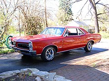 220px-Pontiac_GTO_1966.jpg