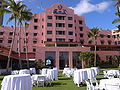 The Royal Hawaiian med hageservering