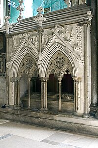 Могила епископа Жиля Бридпорта[англ.] (†1262)