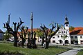 Volyně - Şehir Konağı ve önündeki meydandaki heykeller grubu