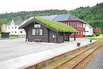 Foto eines kleinen Bahnhofsgebäudes