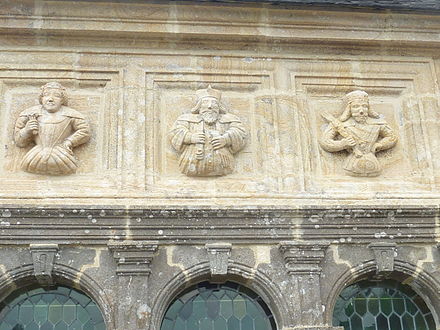 Other depictions in the ossuary frieze.