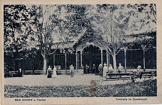 Die 1887 eröffnete alte Trinkhalle, die 1955 durch einen Neubau ersetzt wurde.