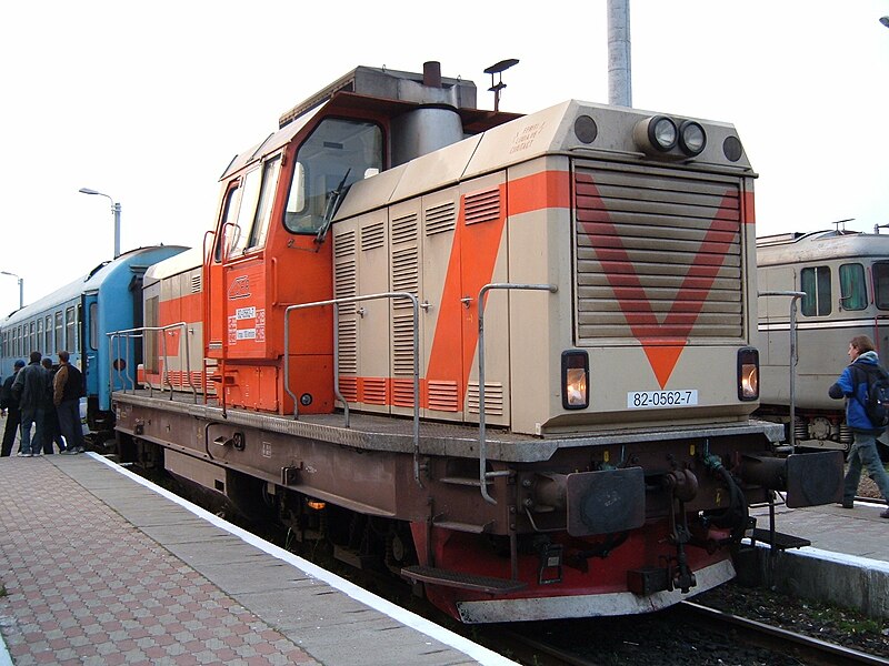 File:CFR Class 82 locomotive 82-0562-7.jpg