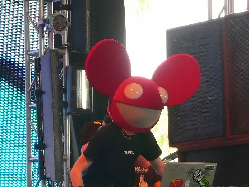 800px-Deadmau5_live.jpg