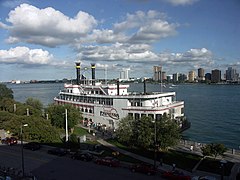 Detroit River twori statnu hranicu mjez USA a Kanadu