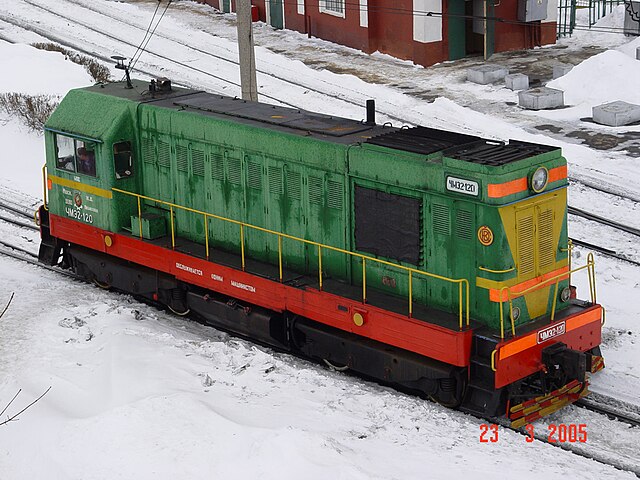 640px-Diesel_locomotives_ChME2-120.jpg