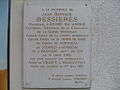 Photographie d'une plaque commémorative.