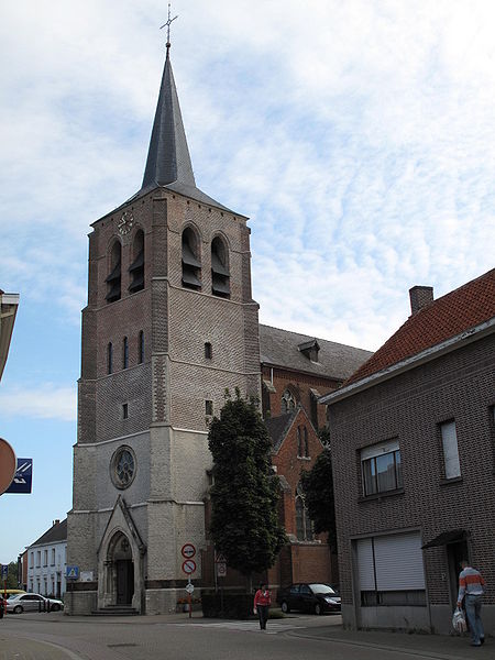 Bestand:Noorderwijk, kerk foto2 2009-08-30 10.43.JPG