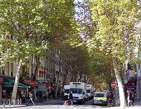 Rue de Crimée au carrefour avec l'avenue de Flandre et des allées Jacques-Brel.