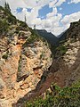 Pareti dei canyon della Val di Fanes.jpg3 456 × 4 608; 4,31 MB