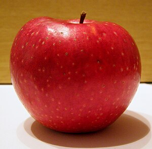 English: red apple