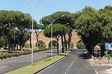 Via Cristoforo Colombo at Porta Ardeatina in Rome, classified as strada urbana di scorrimento Rom 2011-08-by-RaBoe-13.jpg