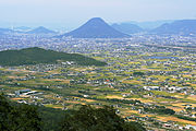 Sanuki-heiya view from Izutama-jinja Kotohira-gu01s5s4200.jpg