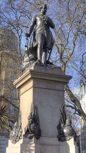 Статуя Джеймса Аутрама, Victoria Embankment Gardens.jpg