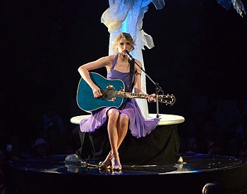 English: Taylor Swift performing live on Speak...