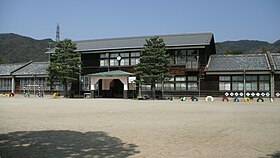 木津川市立恭仁小学校