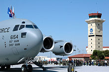 База ВВС Трэвис празднует прибытие своего первого C-17A Globemaster III, «Дух Солано» в 2006 году.