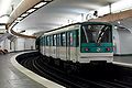 Een MF 67 van lijn 12 op station Pigalle, juli 2008